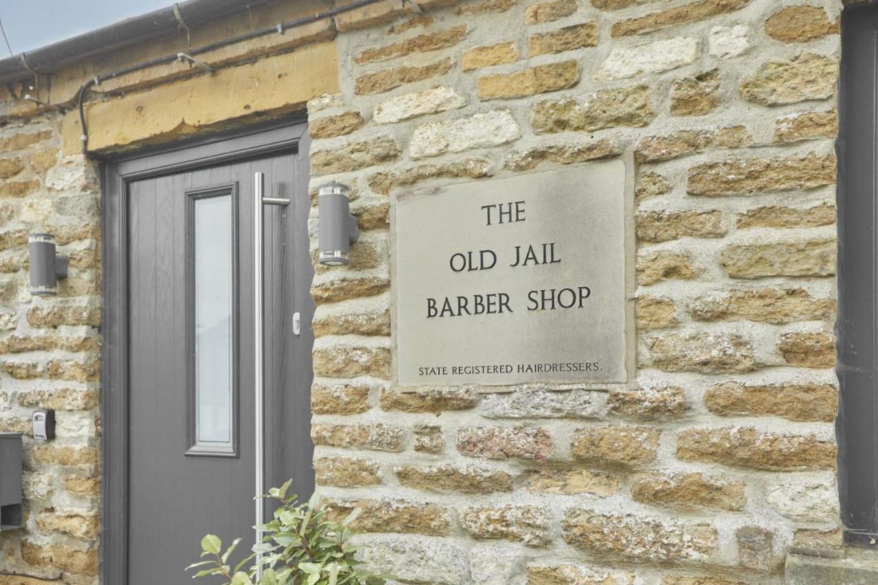 Host & Stay - The Old Jail Barber'S Shop Seamer 外观 照片